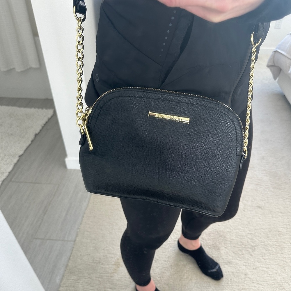 Steve Madden Black Crossbody Bag | Gold Chain Strap | Everyday Casual Purse - Picture 8 of 13